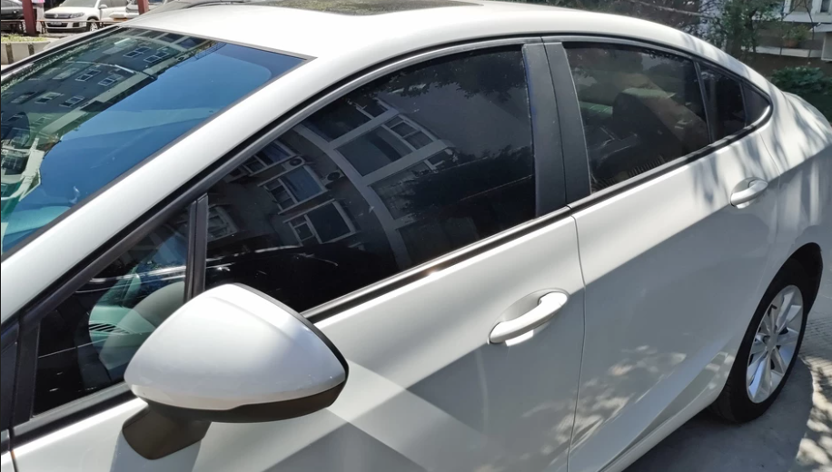 НАНОПОКРИТТЯ ДЛЯ СКЛА З ЕФЕКТОМ ПРИВАТНОСТІ