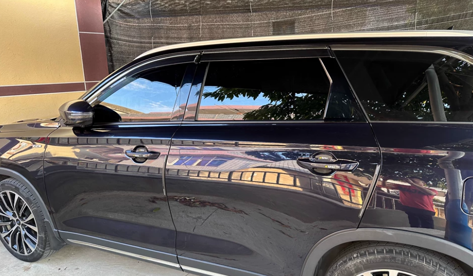 НАНОПОКРИТТЯ ДЛЯ СКЛА З ЕФЕКТОМ ПРИВАТНОСТІ